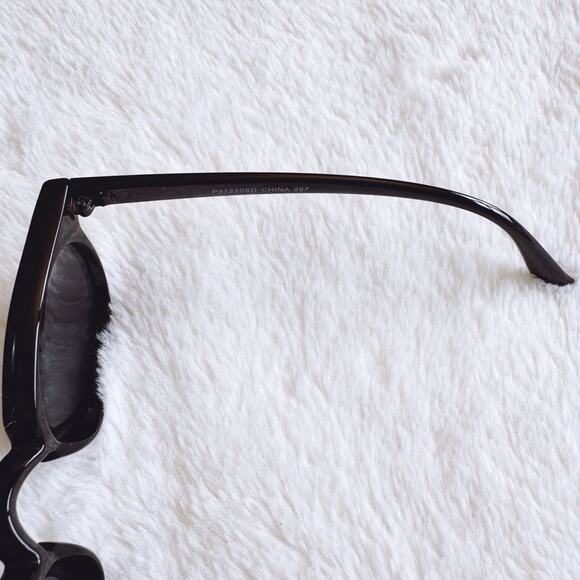 Paige Black Round Sunglasses - Picture 5 of 12